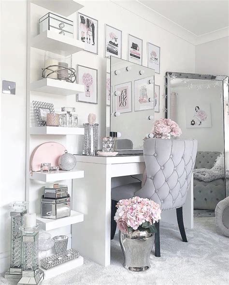 makeup room decor items